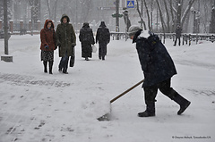 cleaning-snow-1.jpg