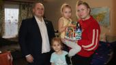 Новгородская область: Сергей Шруб поздравил детей из малообеспеченных семей с новогодними праздниками