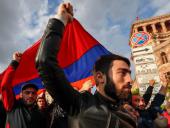В Ереване протестующие перекрыли главные улицы