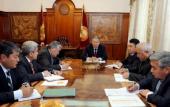 Президент провел совещание с губернаторами областей и мэрами городов Бишкек и Ош
